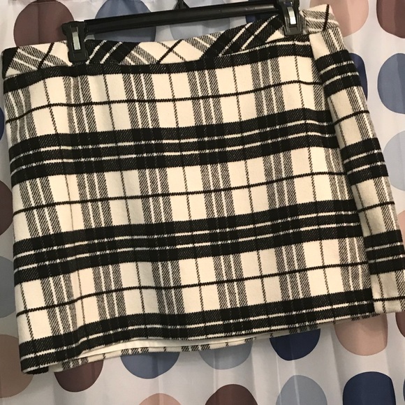 Posh Check Mini Skirt - Picture 2 of 5